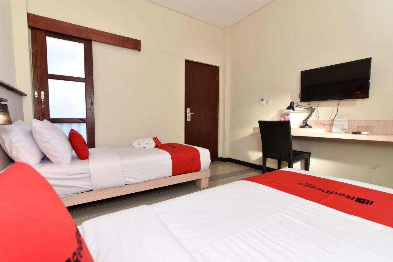 فندق Reddoorz Near Legian Street كوتا المظهر الخارجي الصورة