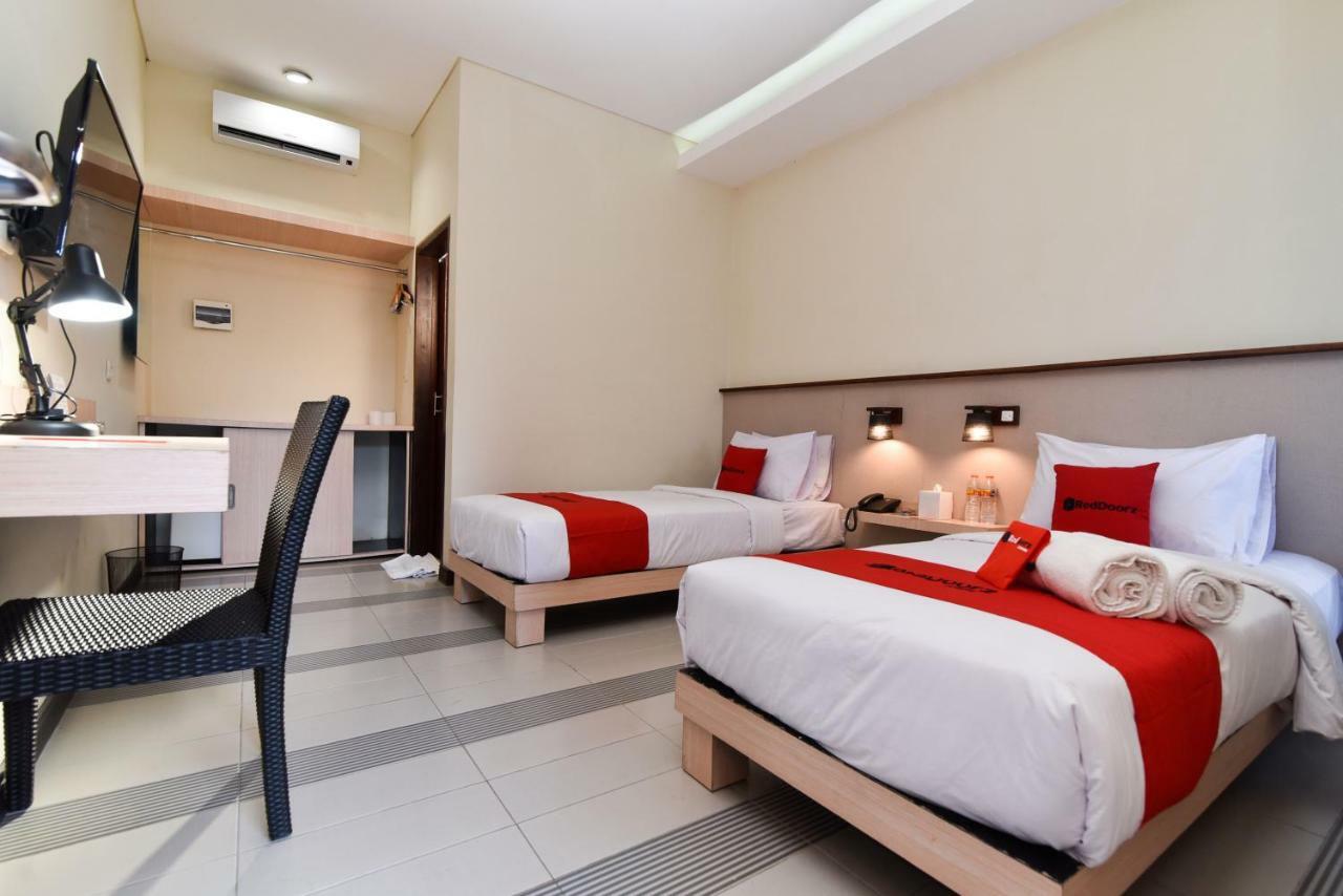 فندق Reddoorz Near Legian Street كوتا المظهر الخارجي الصورة