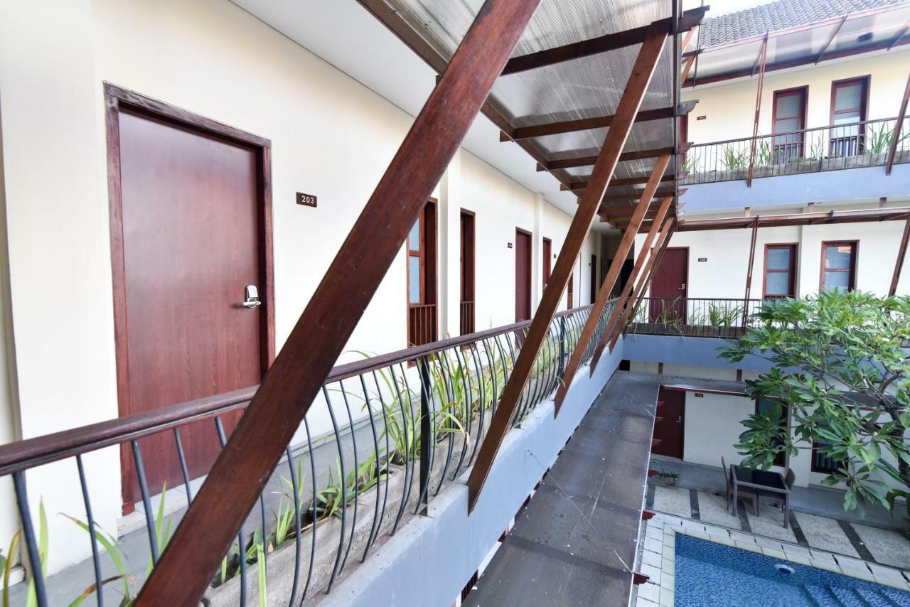 فندق Reddoorz Near Legian Street كوتا المظهر الخارجي الصورة