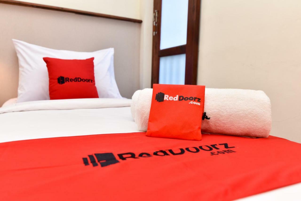 فندق Reddoorz Near Legian Street كوتا المظهر الخارجي الصورة